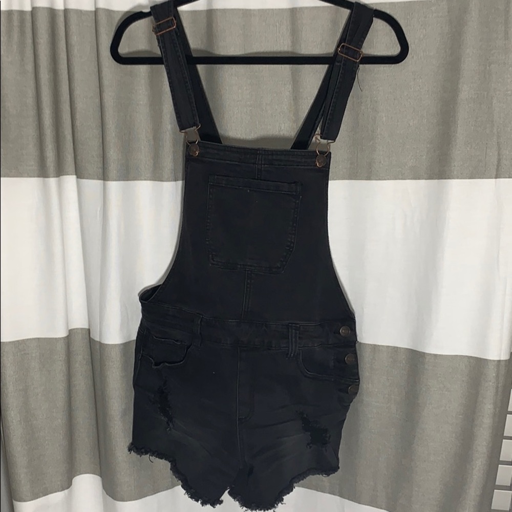 black overall shorts